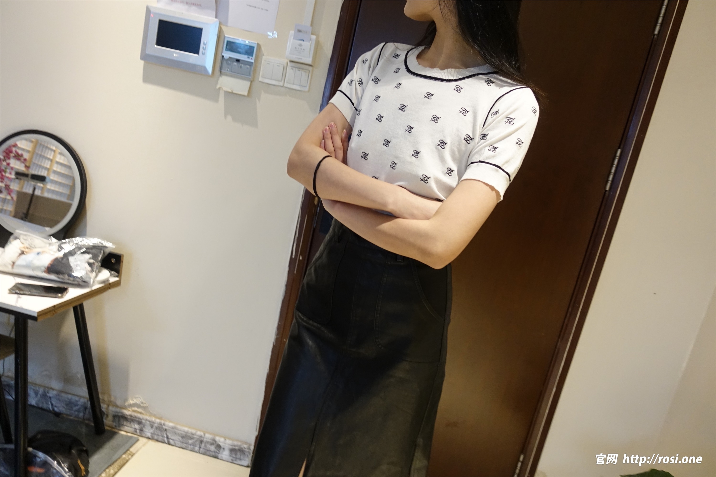 ROSI写真 2023.09.18 NO.4305